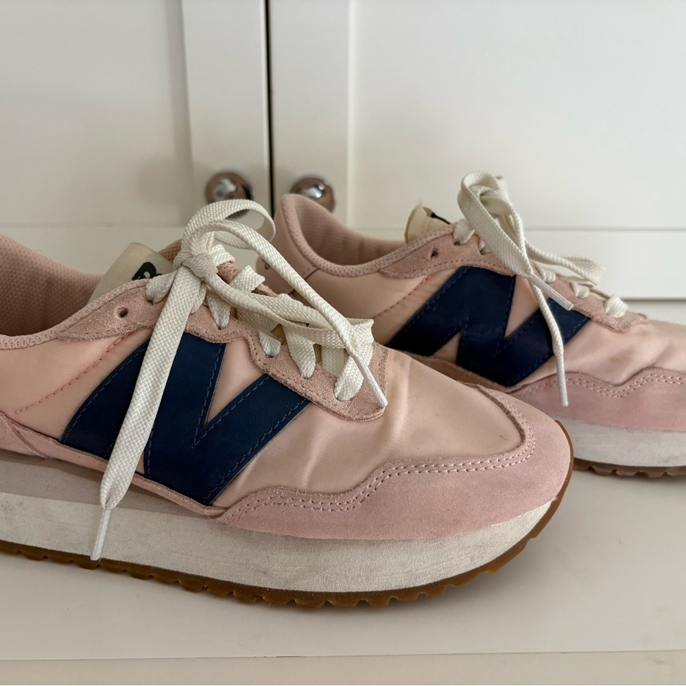 New Balance 237 Tennis Shoes, size 6 - Picture 4 of 5